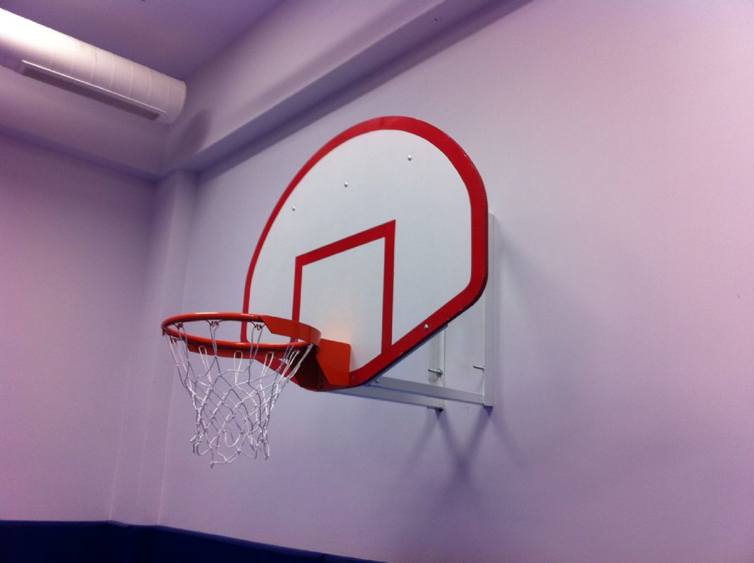 Duvardan çıkma basketbol potaları